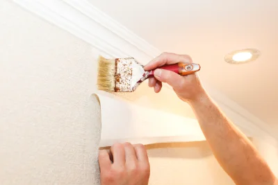 Pose de papier peint à Valcourt — revêtements muraux et toiles de verre